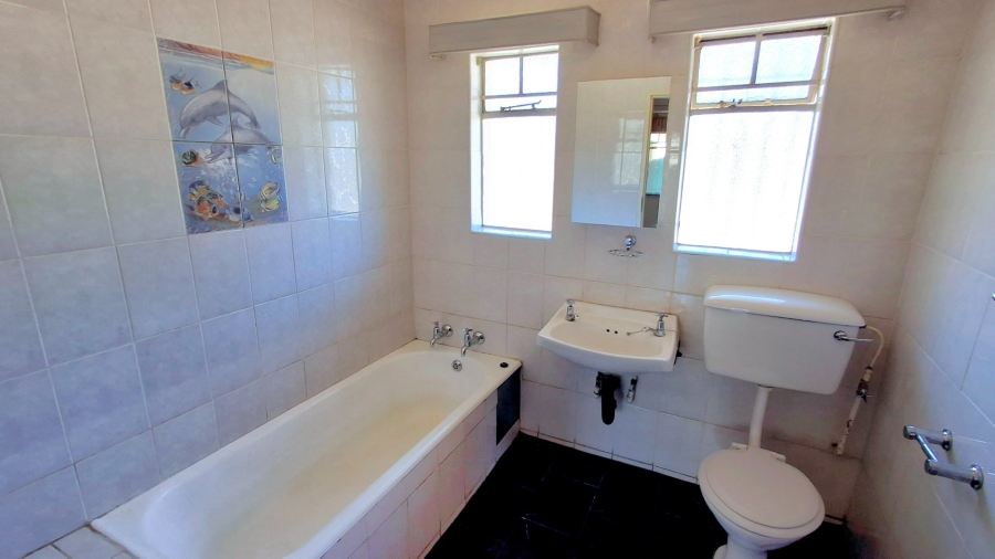 3 Bedroom Property for Sale in Roodia Free State